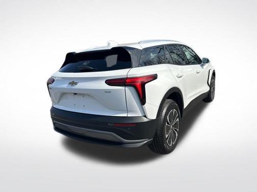 Summit White 2024 Chevrolet Blazer EV eAWD LT