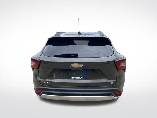 Bronze Metallic 2024 Chevrolet Trax LT