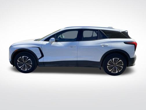 Summit White 2024 Chevrolet Blazer EV eAWD LT