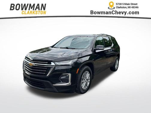 Mosaic Black Metallic 2023 Chevrolet Traverse LT Leather