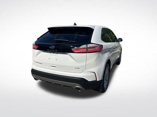 Star White Metallic Tri-Coat 2022 Ford Edge Titanium
