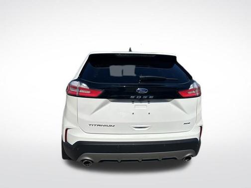 Star White Metallic Tri-Coat 2022 Ford Edge Titanium
