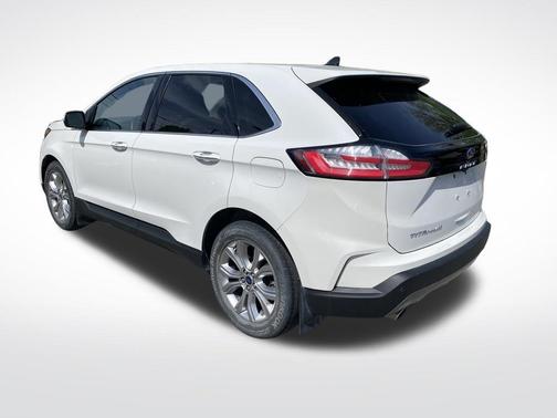 Star White Metallic Tri-Coat 2022 Ford Edge Titanium