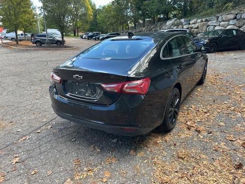 2022 Chevrolet Malibu FWD LT