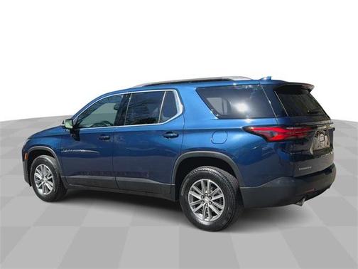 2022 Chevrolet Traverse LT Cloth