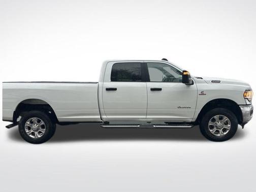 2023 RAM 2500 Big Horn Crew Cab 4x4 8' Box