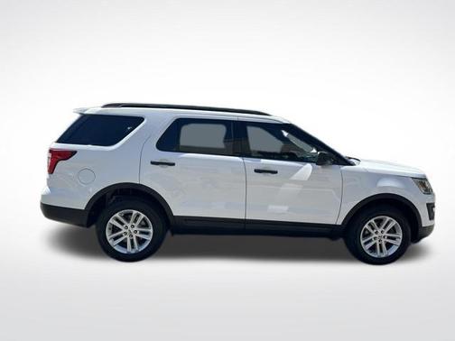 Oxford White 2017 Ford Explorer Base
