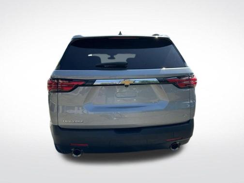 Sterling Gray Metallic 2023 Chevrolet Traverse LT Cloth