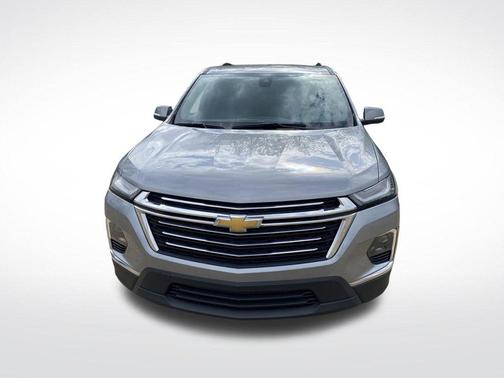 Sterling Gray Metallic 2023 Chevrolet Traverse LT Cloth