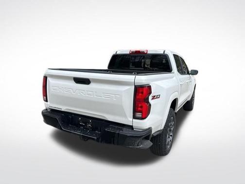 Summit White 2023 Chevrolet Colorado Z71
