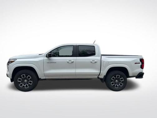 Summit White 2023 Chevrolet Colorado Z71