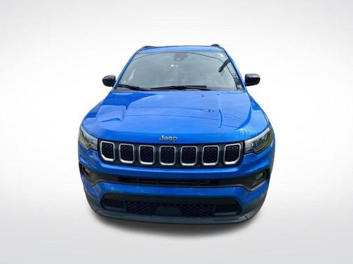 Laser Blue Pearlcoat 2023 Jeep Compass Latitude Lux