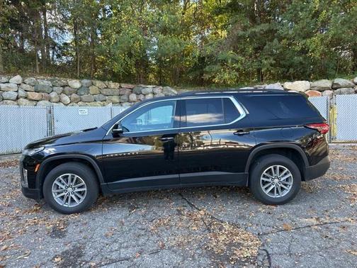 2022 Chevrolet Traverse LT Cloth