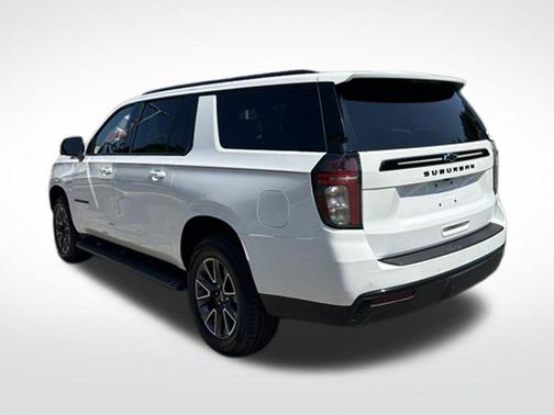 Summit White 2023 Chevrolet Suburban 4WD Z71