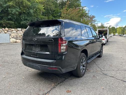 2023 Chevrolet Suburban 4WD Z71