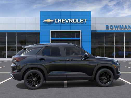 Mosaic Black Metallic 2026 Chevrolet Trailblazer LT