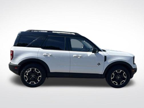 Oxford White 2022 Ford Bronco Sport Outer Banks