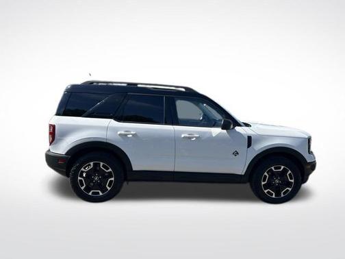 Oxford White 2022 Ford Bronco Sport Outer Banks