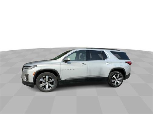 2022 Chevrolet Traverse LT Leather