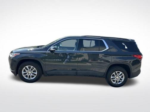 Graphite Metallic 2021 Chevrolet Traverse LT Cloth
