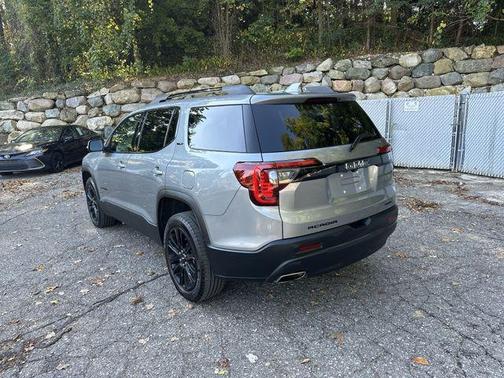 2023 GMC Acadia AWD SLT