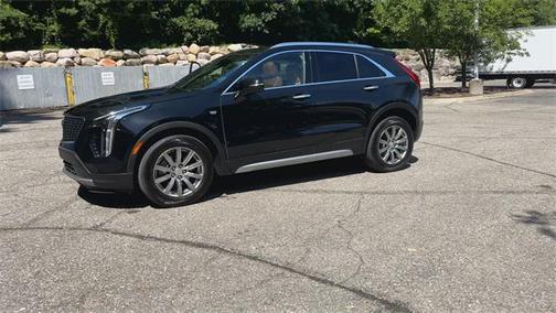 2022 Cadillac XT4 Premium Luxury