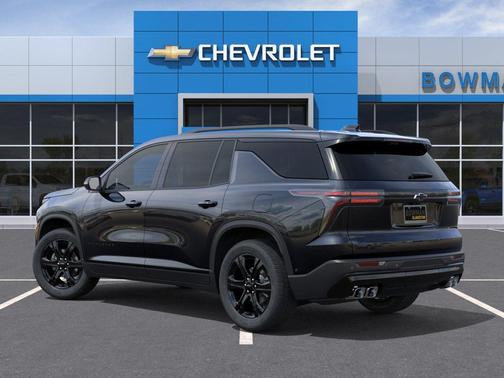 Mosaic Black Metallic 2027 Chevrolet Traverse LT