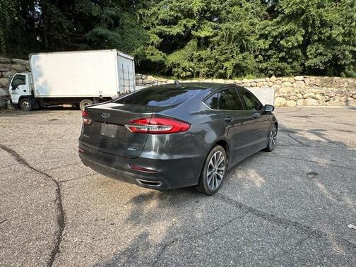 2020 Ford Fusion SE