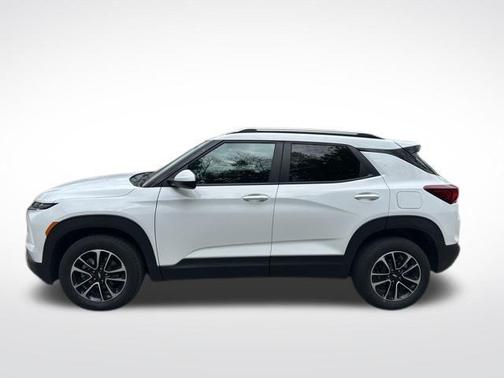 Summit White 2024 Chevrolet Trailblazer LT