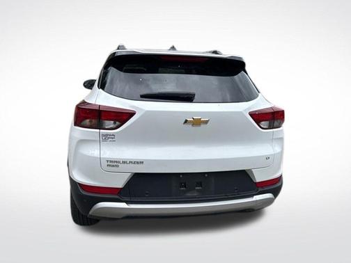 Summit White 2024 Chevrolet Trailblazer LT