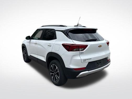 Summit White 2024 Chevrolet Trailblazer LT