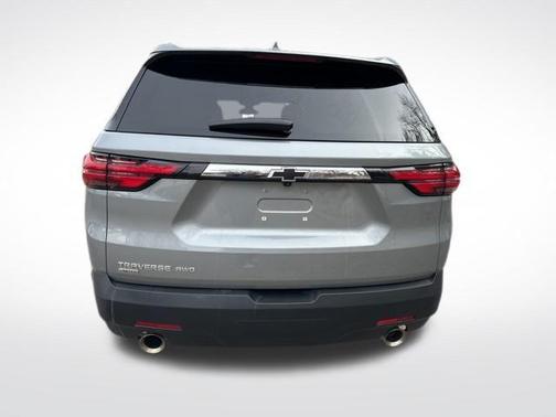 Sterling Gray Metallic 2024 Chevrolet Traverse LS