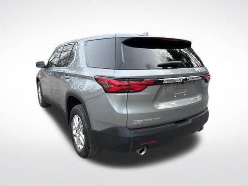 Sterling Gray Metallic 2024 Chevrolet Traverse LS