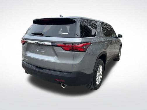 Sterling Gray Metallic 2024 Chevrolet Traverse LS