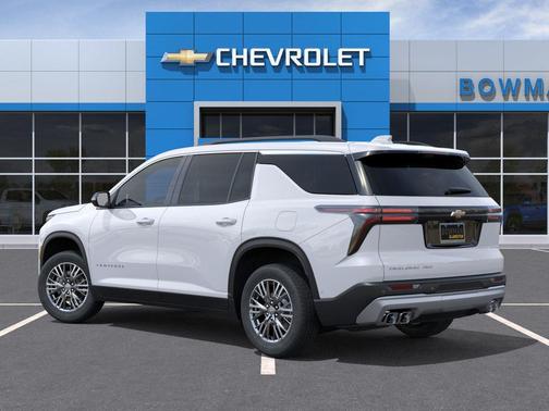 Summit White 2026 Chevrolet Traverse LT