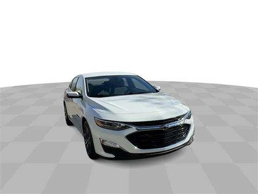 2022 Chevrolet Malibu FWD RS
