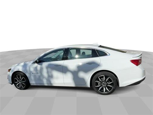 2022 Chevrolet Malibu FWD RS