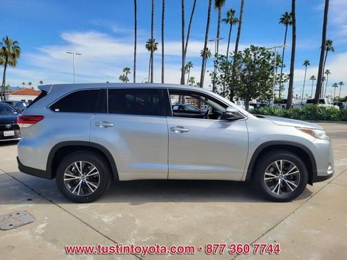 2017 Toyota Highlander LE I4