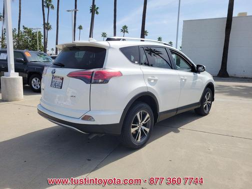 2017 Toyota RAV4 XLE