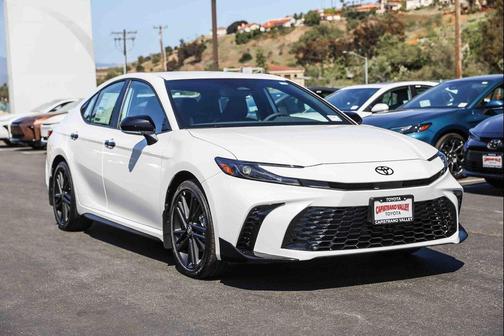 Ice Cap 2026 Toyota Camry SE