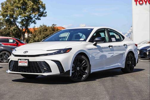 Ice Cap 2026 Toyota Camry SE