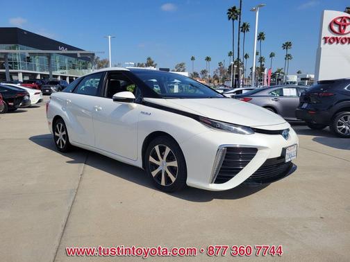 Crystal White 2017 Toyota Mirai Base