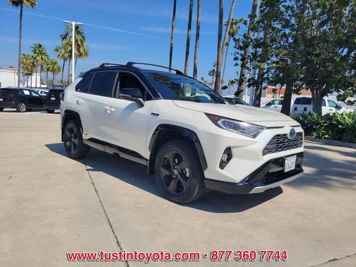 Blizzard Pearl/Midnight Black Metallic 2021 Toyota RAV4 Hybrid SE