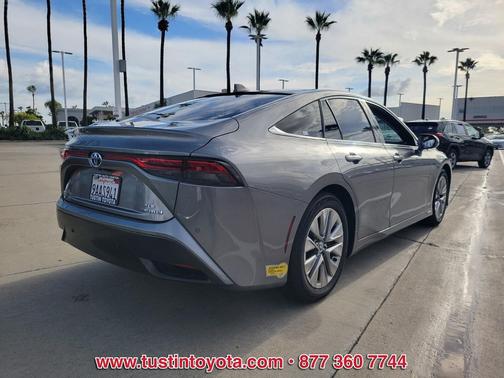2022 Toyota Mirai Base