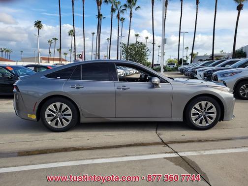 2022 Toyota Mirai Base