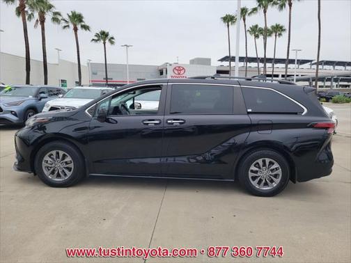 2022 Toyota Sienna XLE