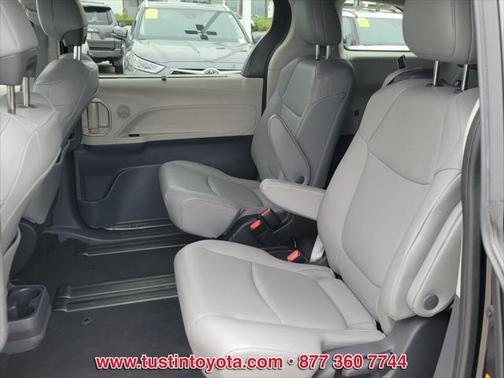 2022 Toyota Sienna XLE