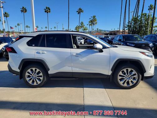 2025 Toyota RAV4 XLE Premium