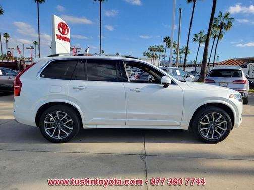 2019 Volvo XC90 T6 Momentum