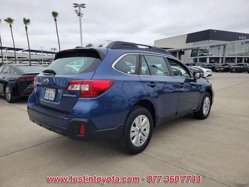 Abyss Blue Pearl 2019 Subaru Outback 2.5i